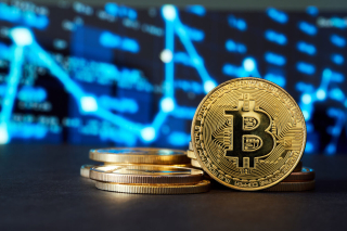 Bitcoin 18 ayın ən yüksək səviyyəsinə çatdı